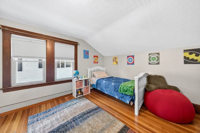 33 Union St, North Andover, MA 01845