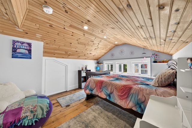 33 Union St, North Andover, MA 01845