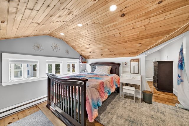 33 Union St, North Andover, MA 01845