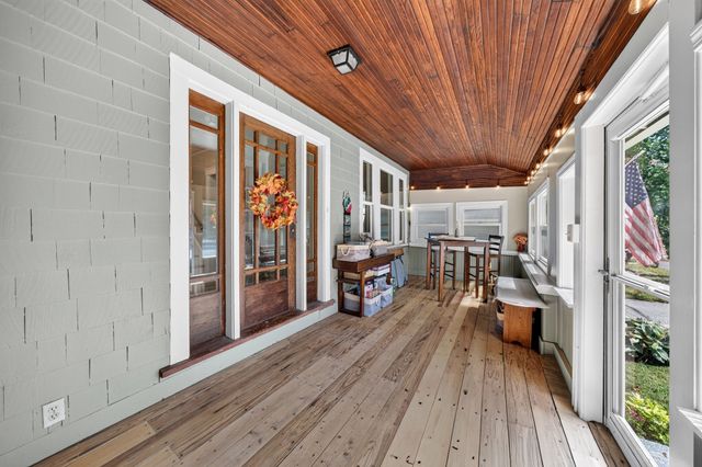 33 Union St, North Andover, MA 01845