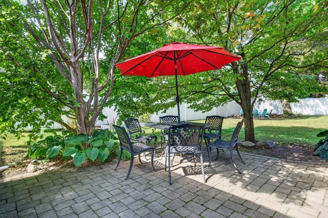33 Union St, North Andover, MA 01845