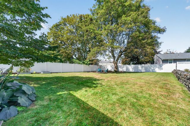 33 Union St, North Andover, MA 01845