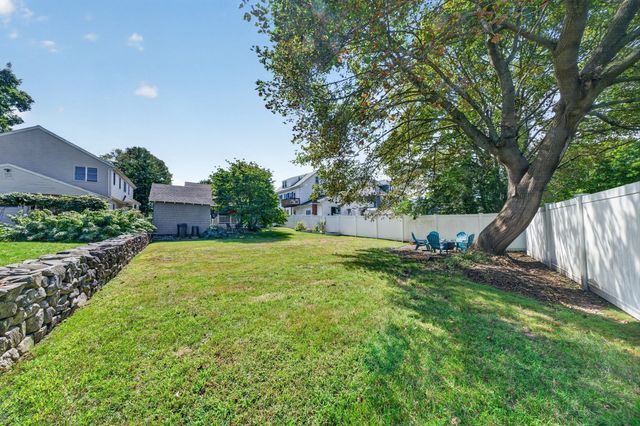 33 Union St, North Andover, MA 01845