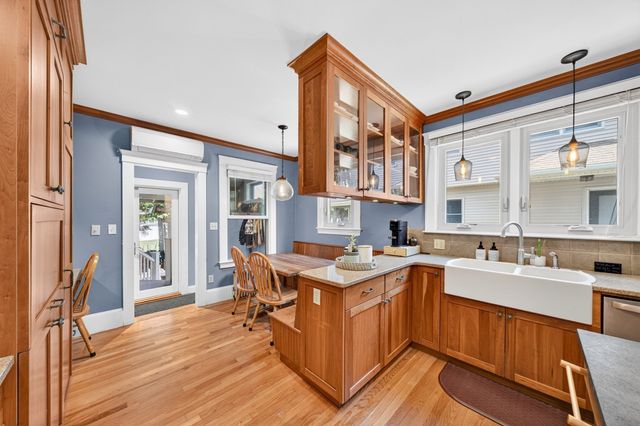 33 Union St, North Andover, MA 01845