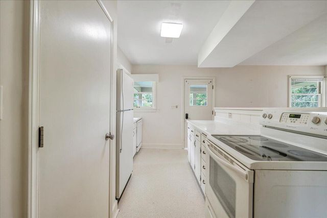 2725 Lofton RD SW, Roanoke, VA 24015