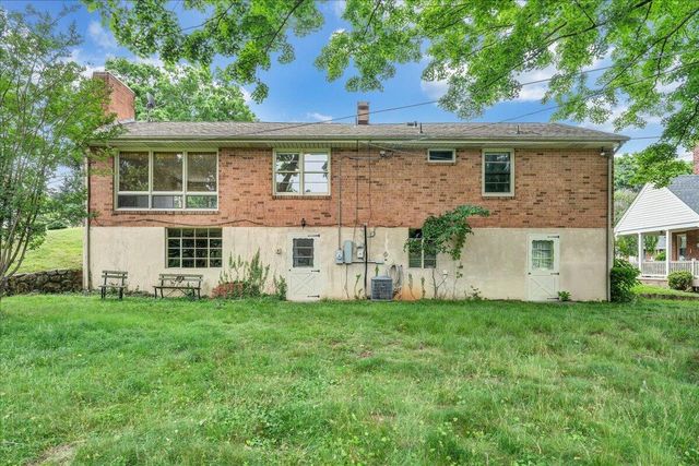 2725 Lofton RD SW, Roanoke, VA 24015