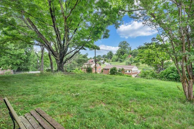 2725 Lofton RD SW, Roanoke, VA 24015
