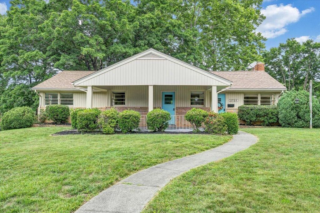 2725 Lofton RD SW, Roanoke, VA 24015