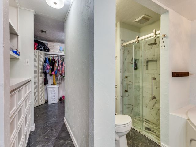 405 Chandler Lake Road, Fort Worth, TX 76103