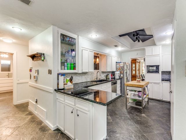 405 Chandler Lake Road, Fort Worth, TX 76103