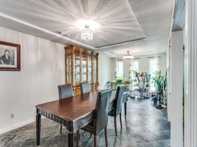 405 Chandler Lake Road, Fort Worth, TX 76103