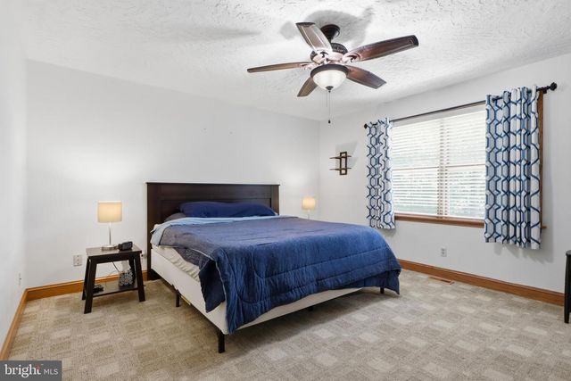 62 LAUREL DR, Hanover, PA 17331