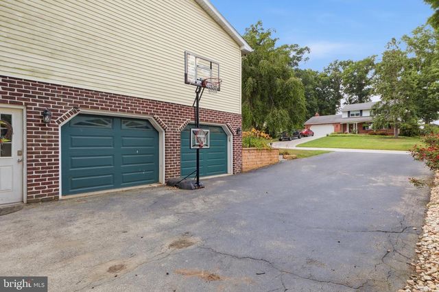 62 LAUREL DR, Hanover, PA 17331