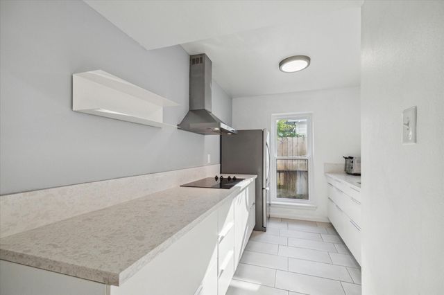 505 Westcott Street 104, Houston, TX 77007