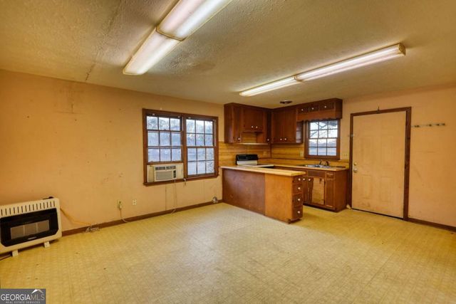 3195 Highway 213, Mansfield, GA 30055