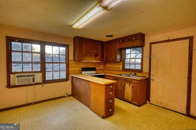 3195 Highway 213, Mansfield, GA 30055