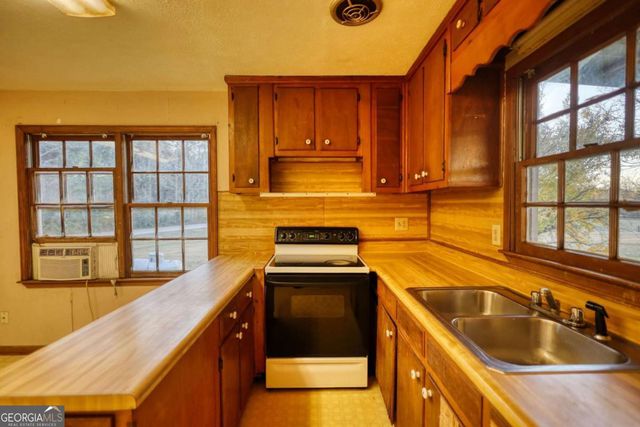 3195 Highway 213, Mansfield, GA 30055