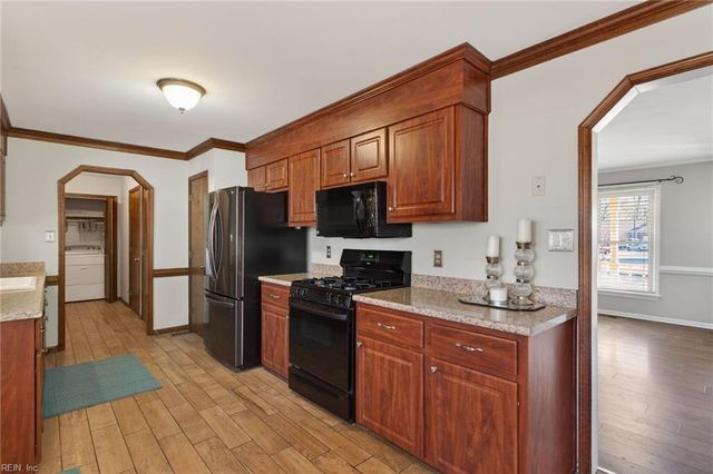 4033 Kalona RD, Portsmouth, VA 23703