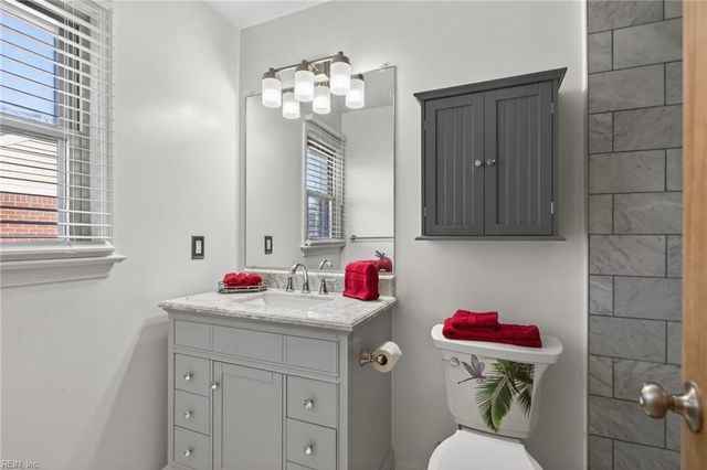 4033 Kalona RD, Portsmouth, VA 23703