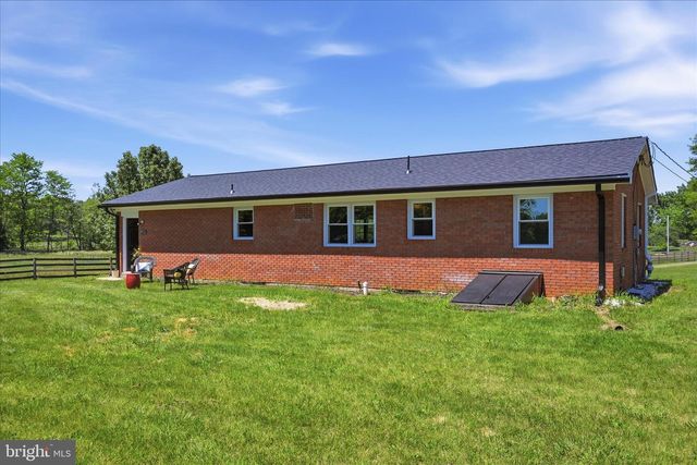 1381 LEETOWN RD, Summit Point, WV 25446
