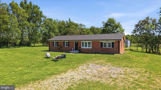 1381 LEETOWN RD, Summit Point, WV 25446