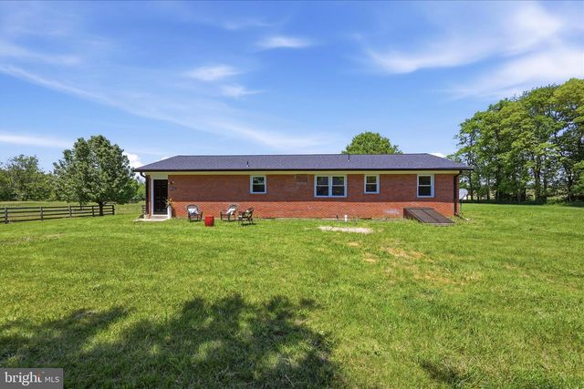 1381 LEETOWN RD, Summit Point, WV 25446
