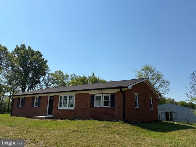 1381 LEETOWN RD, Summit Point, WV 25446
