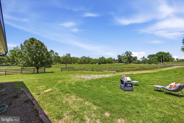 1381 LEETOWN RD, Summit Point, WV 25446