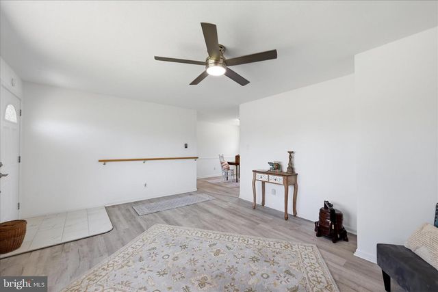 1381 LEETOWN RD, Summit Point, WV 25446