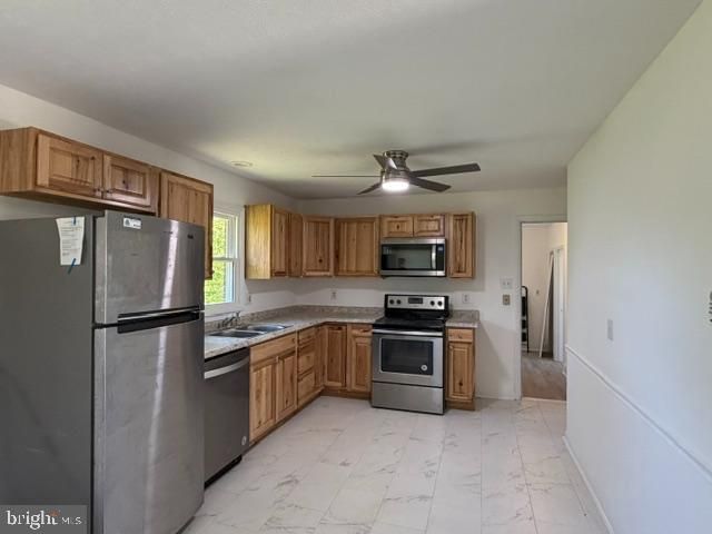 1381 LEETOWN RD, Summit Point, WV 25446