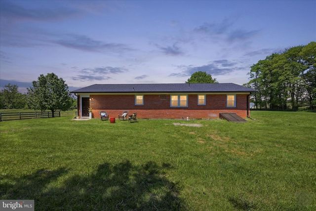 1381 LEETOWN RD, Summit Point, WV 25446