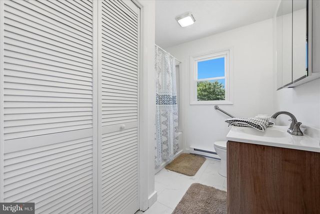 1381 LEETOWN RD, Summit Point, WV 25446