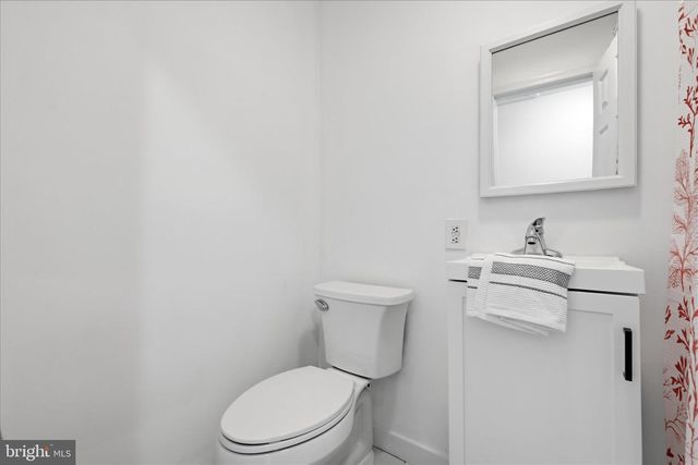1381 LEETOWN RD, Summit Point, WV 25446