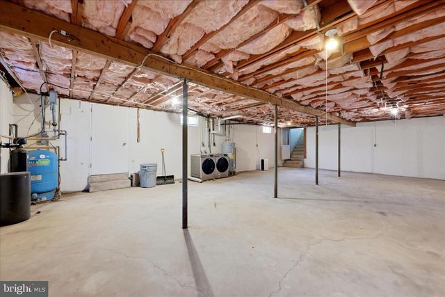 1381 LEETOWN RD, Summit Point, WV 25446