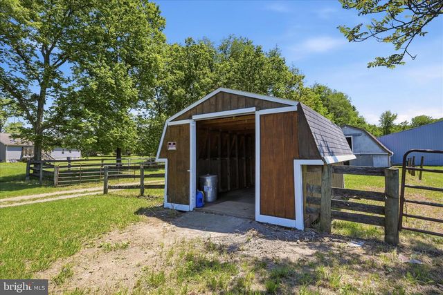 1381 LEETOWN RD, Summit Point, WV 25446