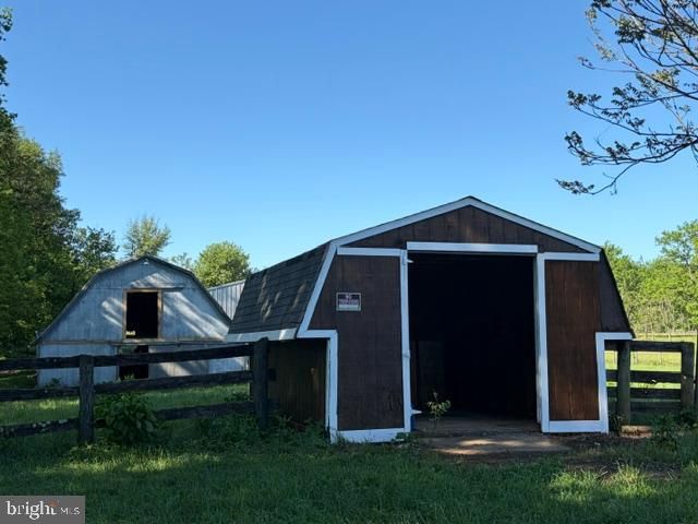 1381 LEETOWN RD, Summit Point, WV 25446