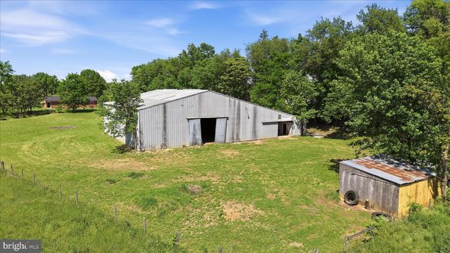 1381 LEETOWN RD, Summit Point, WV 25446