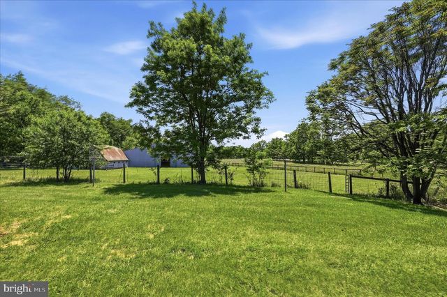1381 LEETOWN RD, Summit Point, WV 25446