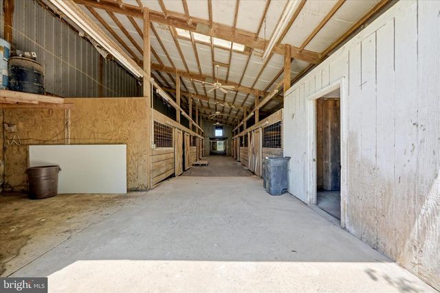 1381 LEETOWN RD, Summit Point, WV 25446