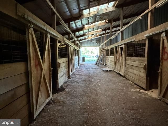 1381 LEETOWN RD, Summit Point, WV 25446