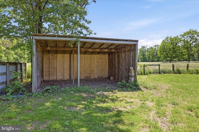 1381 LEETOWN RD, Summit Point, WV 25446