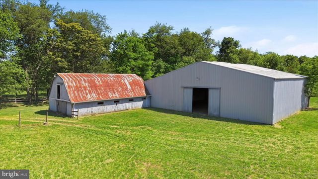 1381 LEETOWN RD, Summit Point, WV 25446