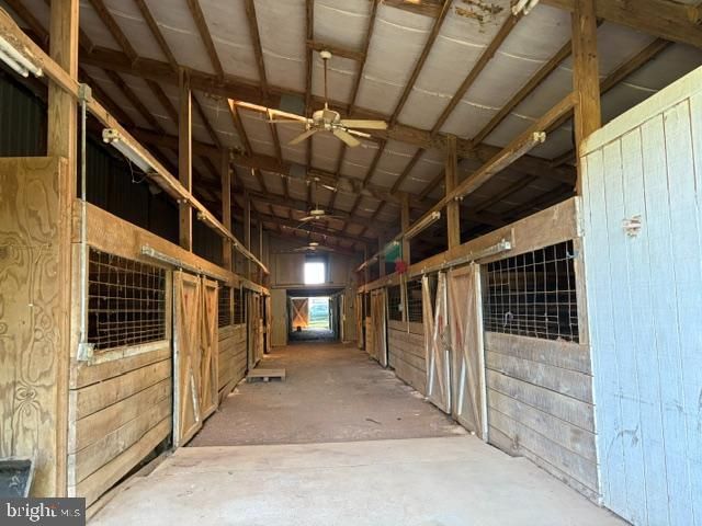 1381 LEETOWN RD, Summit Point, WV 25446