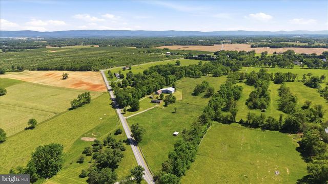 1381 LEETOWN RD, Summit Point, WV 25446