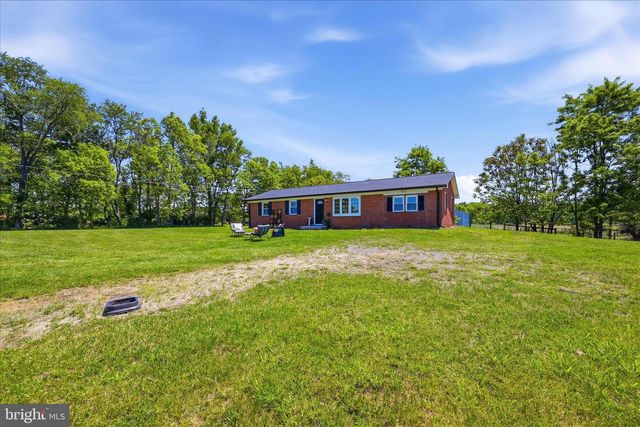 1381 LEETOWN RD, Summit Point, WV 25446