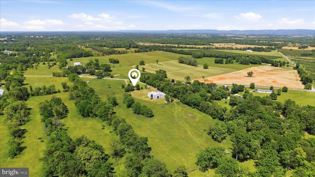1381 LEETOWN RD, Summit Point, WV 25446