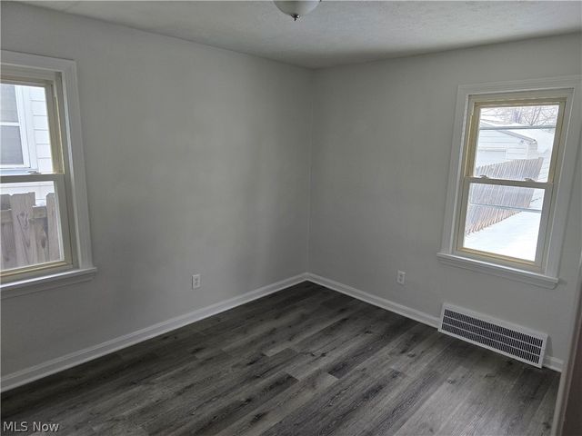 4667 E 86th Street, Garfield Heights, OH 44125