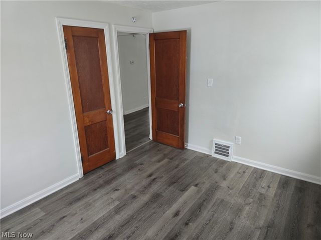4667 E 86th Street, Garfield Heights, OH 44125