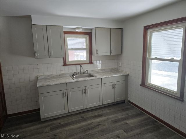4667 E 86th Street, Garfield Heights, OH 44125