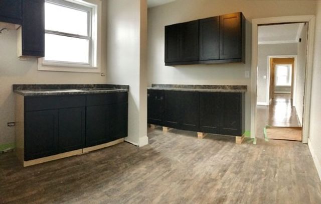 9133 S Essex Avenue, Chicago, IL 60617